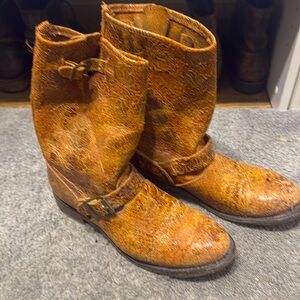 Very Rare Vintage shoe company Boots size 9M women
